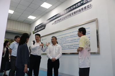 四川省絲綢科學(xué)研究院赴成都紡織高等專科學(xué)校調(diào)研交流 深化生物基材料技術(shù)研發(fā)合作