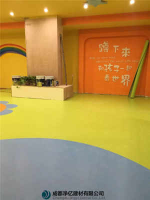 疊彩區(qū)幼兒園專用塑膠地板廠家直銷價(jià)格引關(guān)注，優(yōu)質(zhì)服務(wù)歡迎咨詢